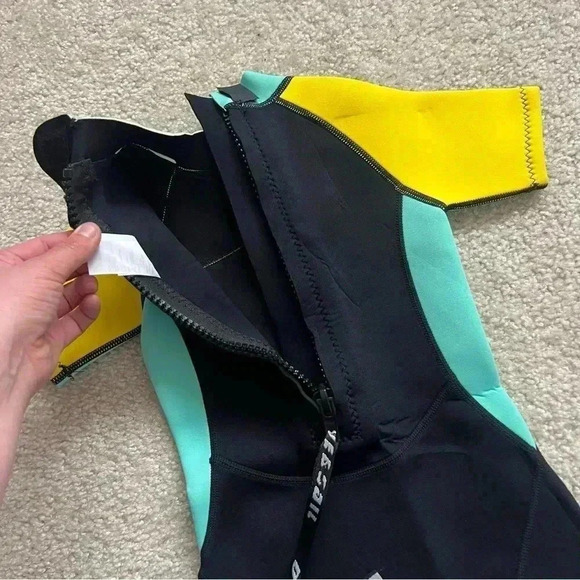 DIVE & SAIL Manta Kids Warm Wetsuit One Piece UV Protection Shorty Suit Sz Med - Picture 10 of 12
